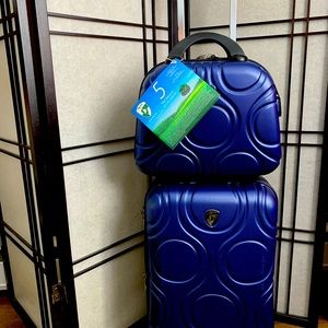 Heys Carry on and cosmetic luggage spinner set